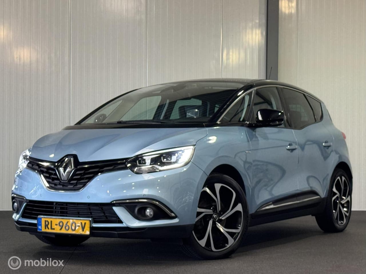 Renault Scénic - 1.5 dCi Bose AUTOMAAT [ NAP pano trekhaak LED ] - AutoWereld.nl
