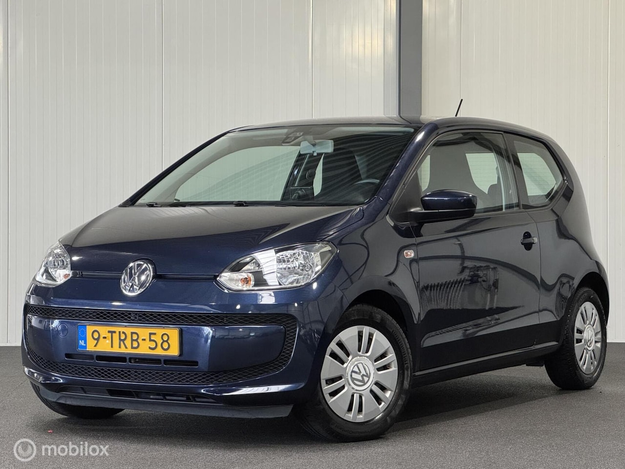 Volkswagen Up! - 1.0 move up! BlueMotion [ NAP airco navi multimedia ] - AutoWereld.nl