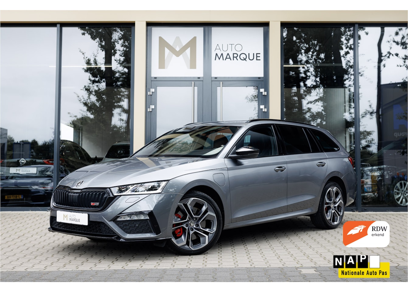 Skoda Octavia Combi - 1.4 TSI RS iV PHEV 245PK | Business | Matrix Beam | 19" LM Velgen | Elek. Trekhaak | 360 - AutoWereld.nl