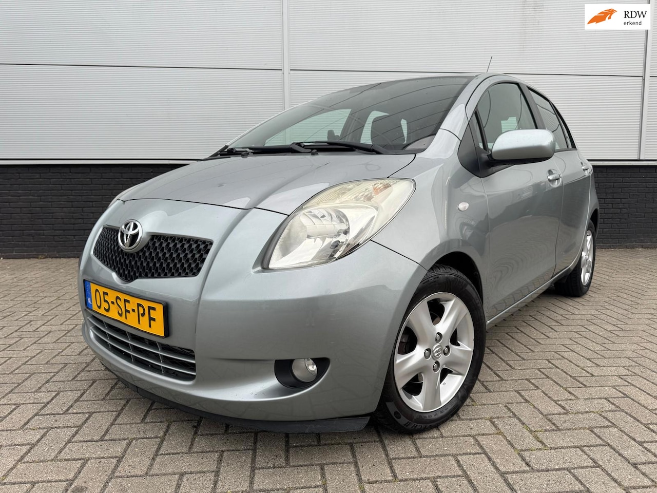 Toyota Yaris - 1.3 VVTi 5drs clima - NAP - lm velgen - elektr. ramen - keyless - isofix - AutoWereld.nl