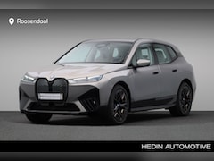 BMW iX - xDrive40 Executive 77 kWh | Adaptief onderstel met luchtvering | 22" | Parking Assistant |