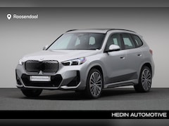BMW iX1 - eDrive20 67 kWh M Sport Pro Edition | Comfort Access | Panoramadak | Grootlichtassistent |
