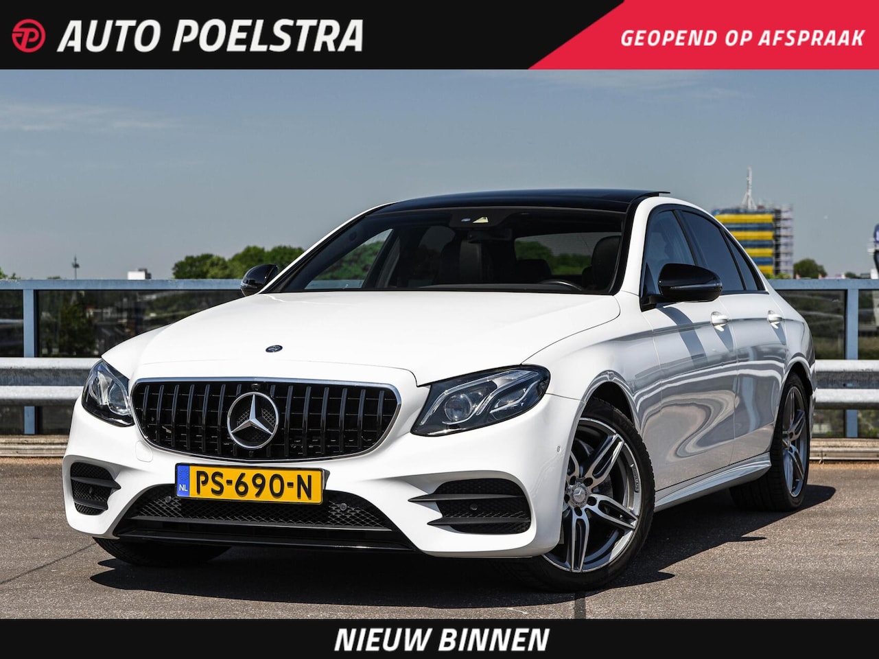 Mercedes-Benz E-klasse - 220 d AMG Line Night Edition Panoramadak Widescreen Sfeerverlichting Apple CarPlay Android - AutoWereld.nl