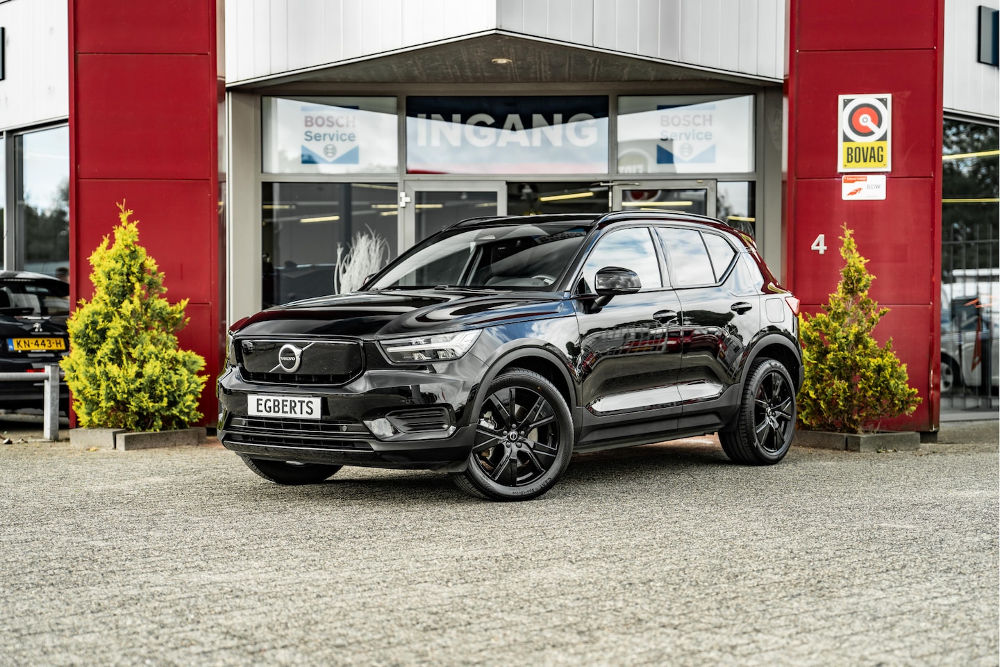 Volvo XC40 - | 70 KWH | ALL BLACK | 19' zwart | AppleCarPlay | 1500kg trekgewicht Recharge Plus - AutoWereld.nl
