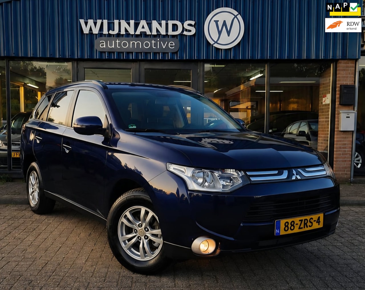 Mitsubishi Outlander - 2.0 Intense Trekhaak Automaat Multimedia - AutoWereld.nl