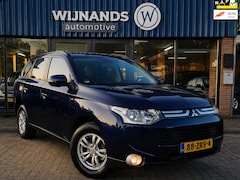 Mitsubishi Outlander - 2.0 Intense Trekhaak Automaat Multimedia