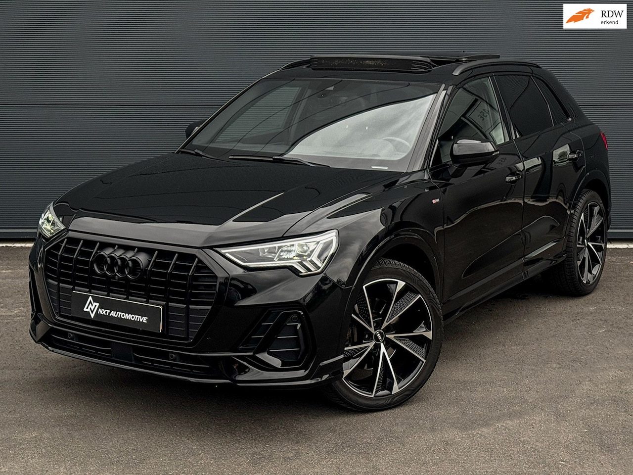 Audi Q3 - 45 TFSI quattro 3x S-Line, Pano, ACC, Matrix, Sfeer, Elek. Stoelen - AutoWereld.nl