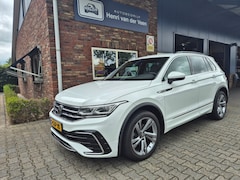Volkswagen Tiguan - 1.5 TSI R-LINE, Trekhaak, Eletrische A-klep, Stuur/stoel verwarming, ALL IN prijs