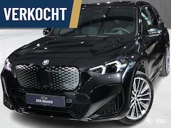 BMW iX1 - xDr30 M SPORT / PANODAK / ACC / HARMANKARDON / HEADUP / MEMORY / 20"