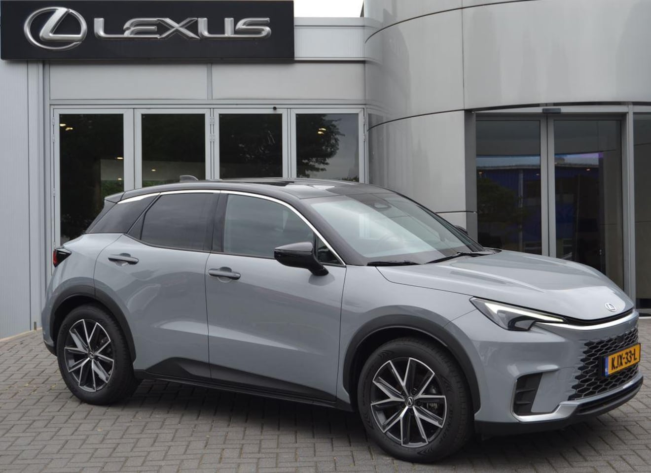 Lexus LBX - Cool 2WD STOELVERWARMING STUURVERW BLIND-SPOT ELEK-STOEL+GEHEUGEN PARK-SENS - AutoWereld.nl
