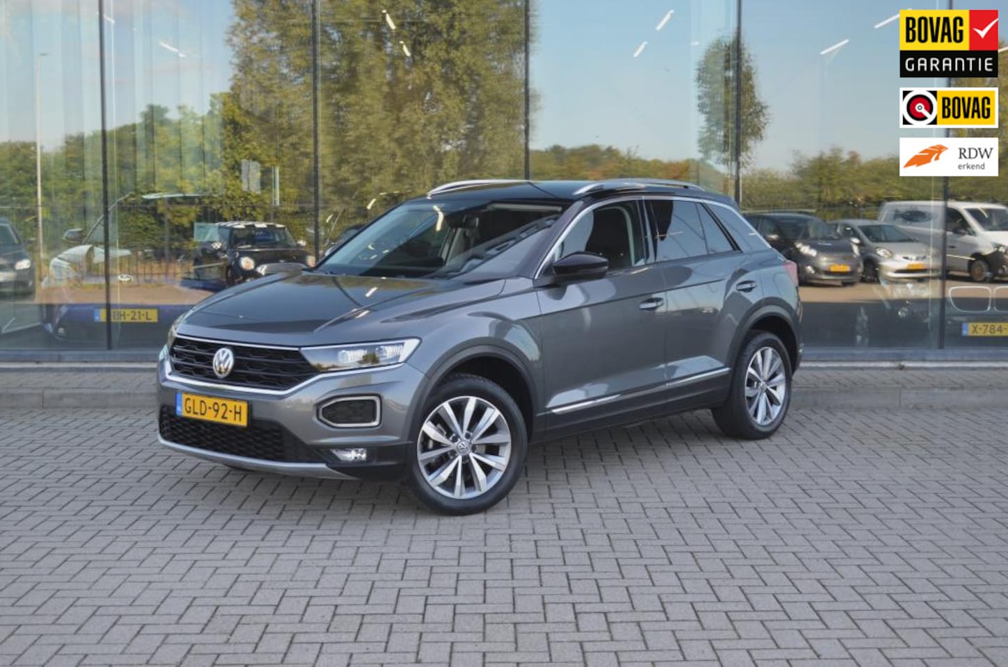 Volkswagen T-Roc - 1.5 TSI Sport | Trekhaak | Stoelverwarming | Navigatie | Inklapbare spiegels - AutoWereld.nl