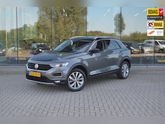 Volkswagen T-Roc - 1.5 TSI Sport | Trekhaak | Stoelverwarming | Navigatie | Inklapbare spiegels