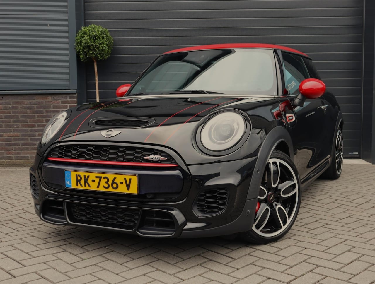 MINI 3-Deurs - 2.0 John Cooper Works Chili Pano | H+K | Stoel en Voorruit verwarming | ACC | Dynamic Damp - AutoWereld.nl