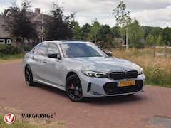 BMW 3-serie - 330e | Iconic Glow Nieren | M-Pakket | Panoramadak | Trekhaak | 360 Camera | Sfeerverlicht