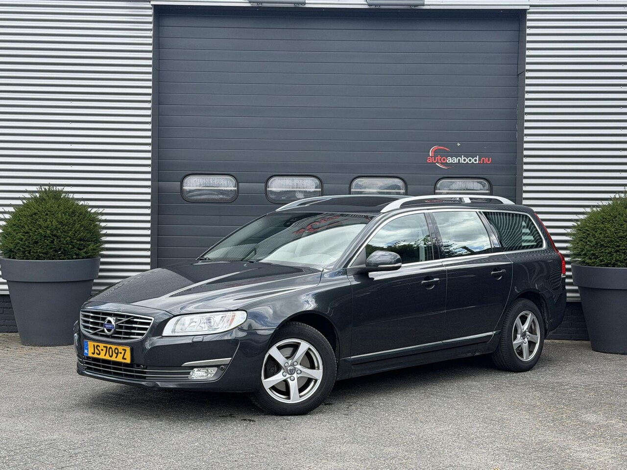 Volvo V70 - 2.0 D3 Polar+ | Panoramadak | Navigatie | Lederen Bekleding | Elektrische Achterklep | - AutoWereld.nl