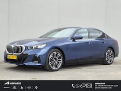 BMW 5-serie - 530e M Sport Edition / Fabrieksgarantie tot 06-2028 / NL'se auto / Trekhaak / 1800kg Trekg