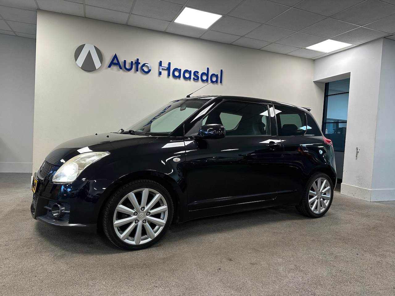 Suzuki Swift - 1.6 Sport|120PK|17"|KEYLESS|ALLSEASON - AutoWereld.nl