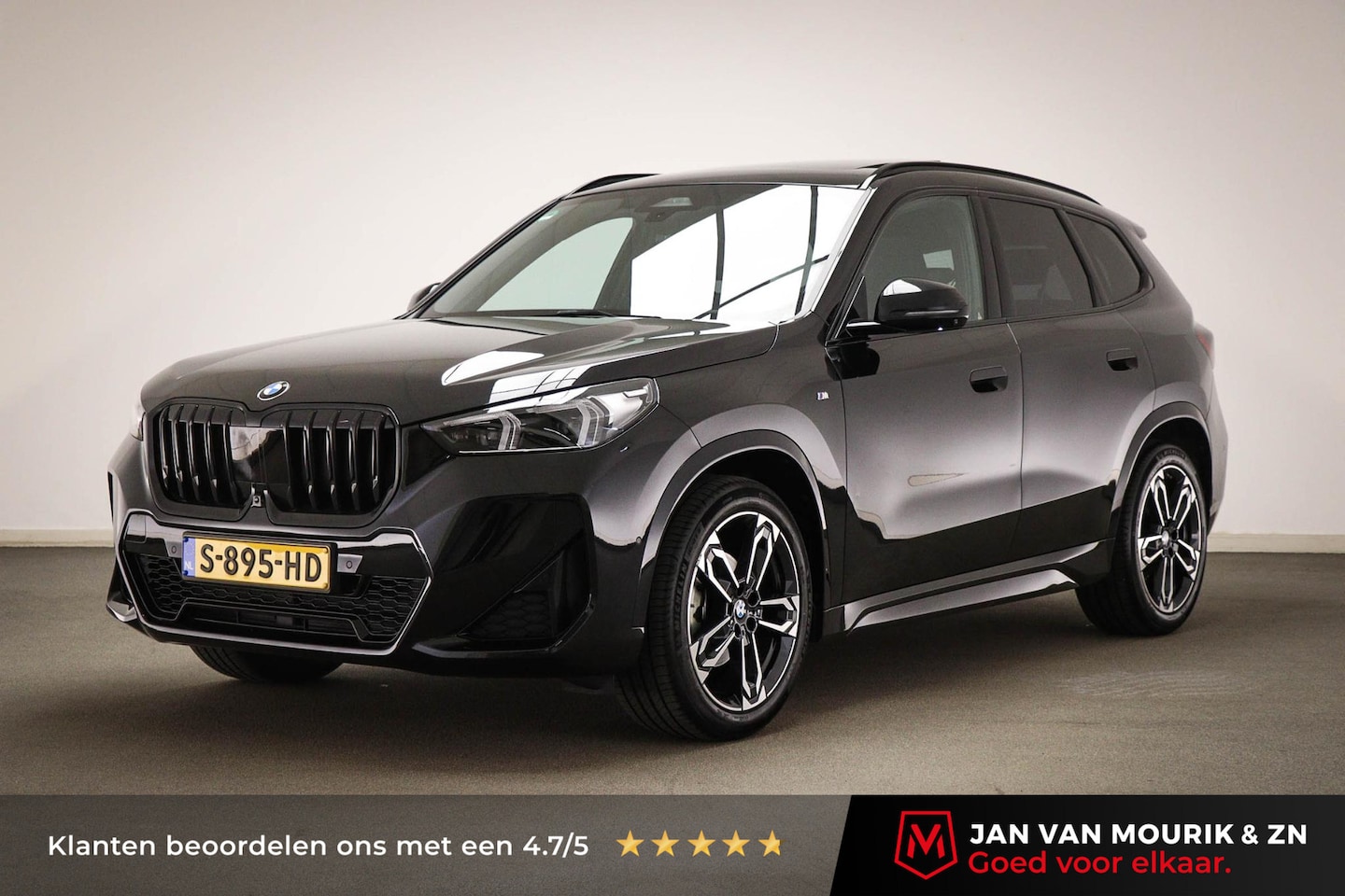 BMW X1 - sDrive18i M-Sport | PANORAMADAK | HEAD UP | MASSAGE | TREKHAAK | 19" - AutoWereld.nl