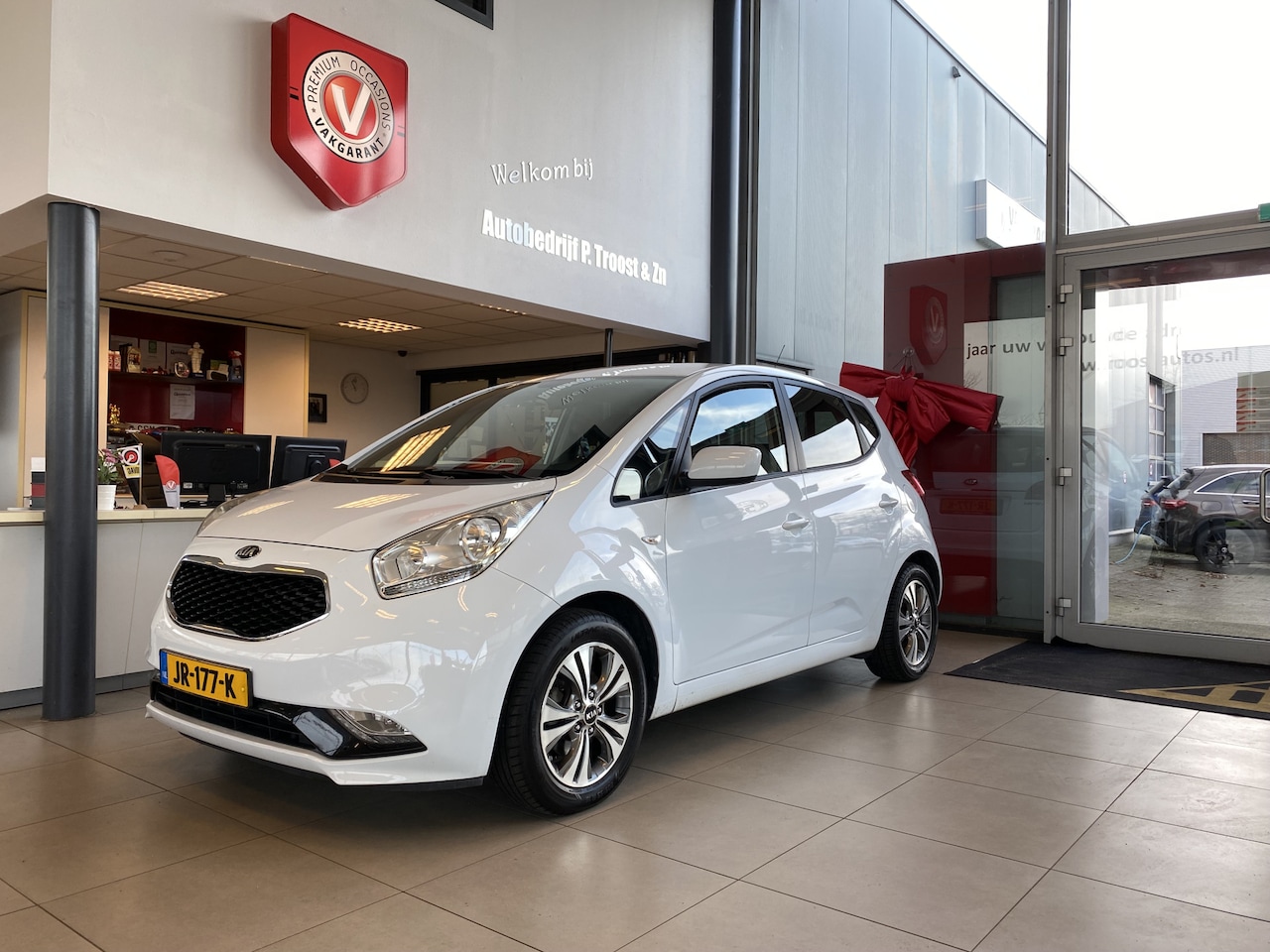 Kia Venga - 1.4 CVVT DynamicPLusLine 1.4 CVVT DynamicPLusLine,Navigtie,Achteruitrijcamera,Spraakbediening,Parkeersensoren Achte - AutoWereld.nl