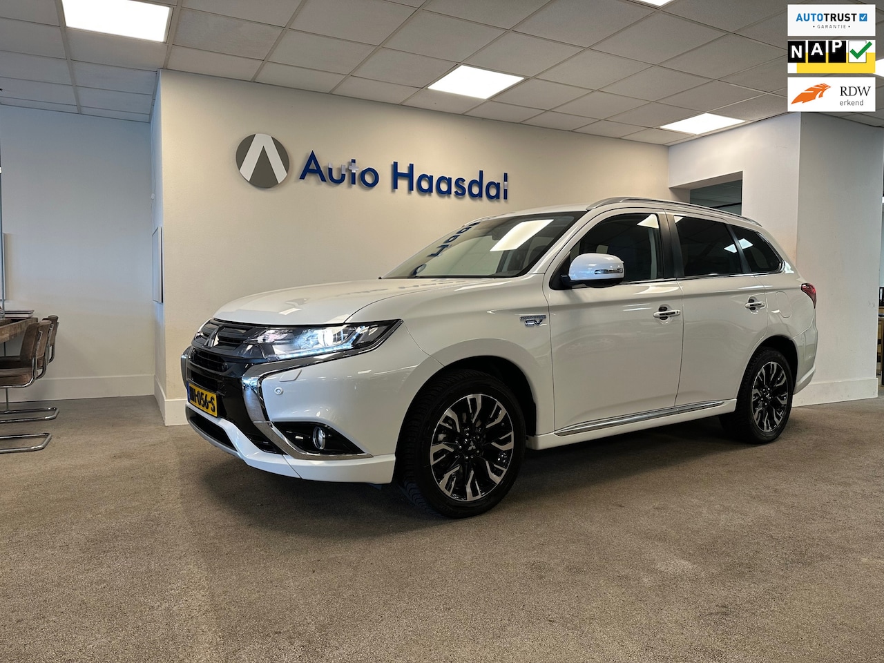 Mitsubishi Outlander - 2.0 PHEV Executive Edition|VEEL OPTIES|TREKHAAK - AutoWereld.nl