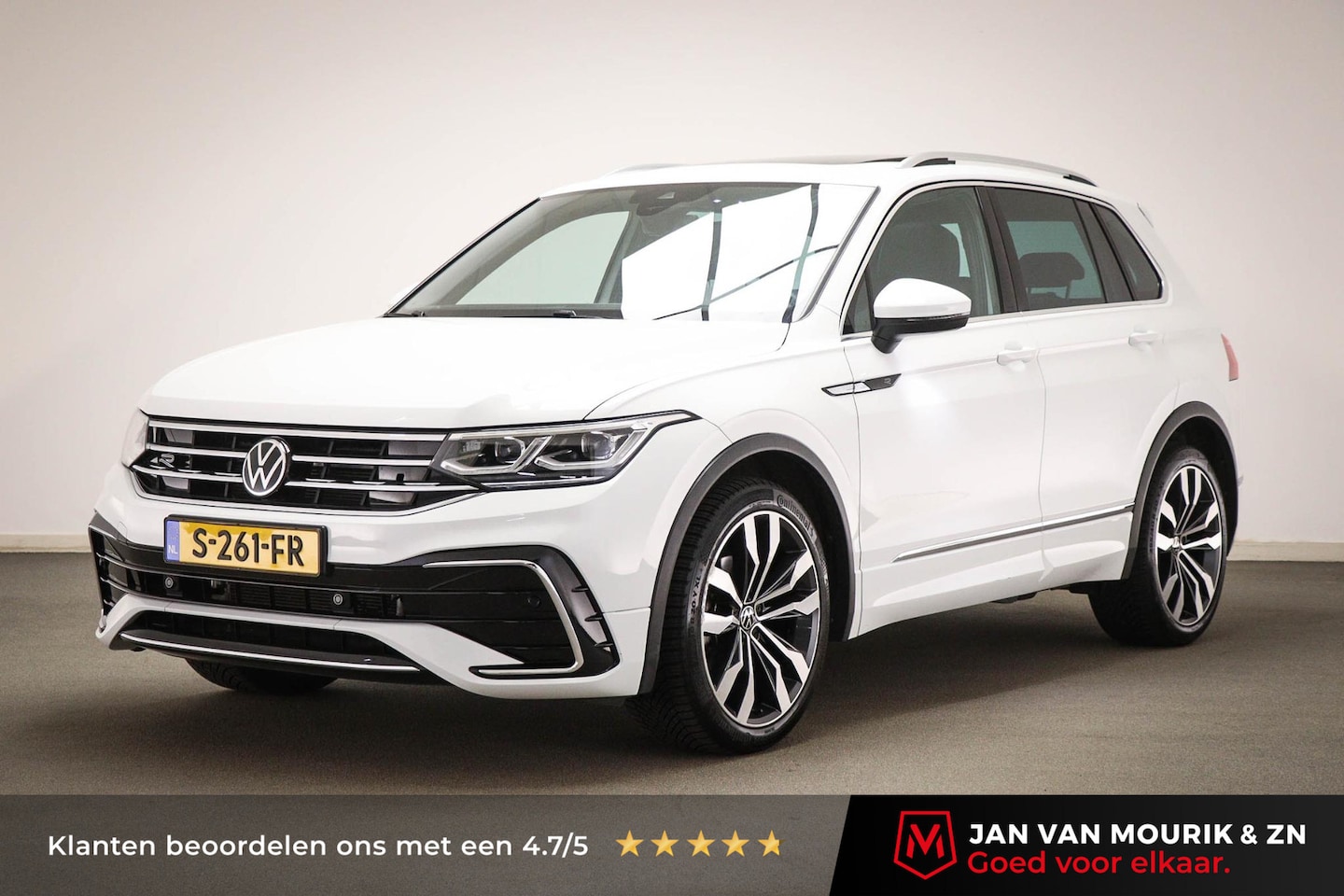 Volkswagen Tiguan - 1.5 TSI R-Line Business | IQ LIGHT | PANORAMADAK | SFEERVERLICHTING | DAB | APP CONNECT | - AutoWereld.nl