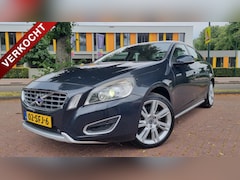 Volvo S60 - T5 240PK Summum Leer/ Trekhaak/ NL-auto