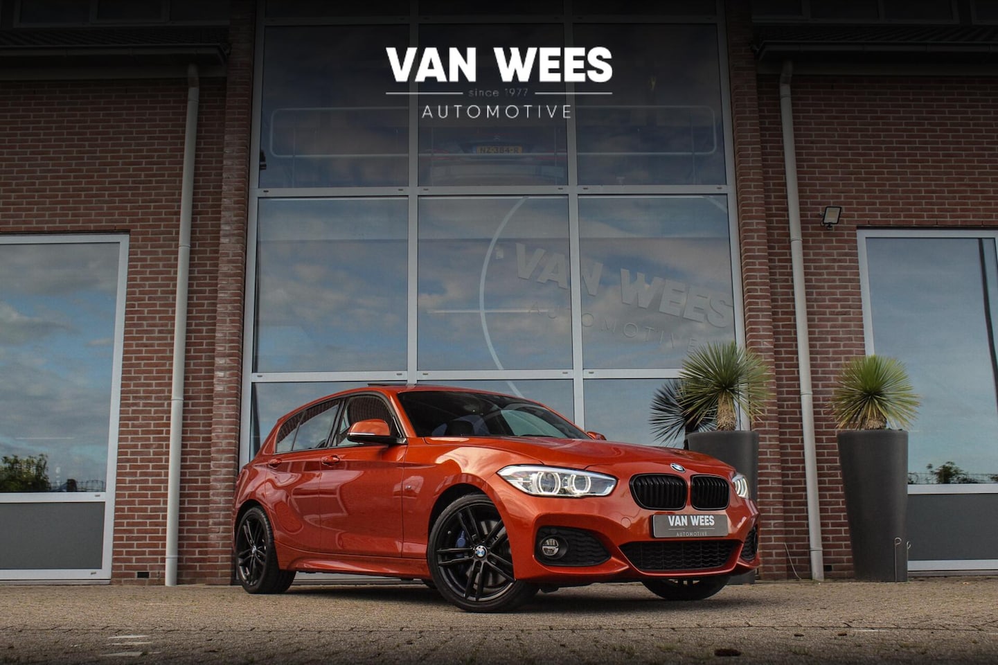 BMW 1-serie - 120i Edition M Sport Shadow High Executive | Dealer onderhouden | NL auto | HiFi audio | D - AutoWereld.nl