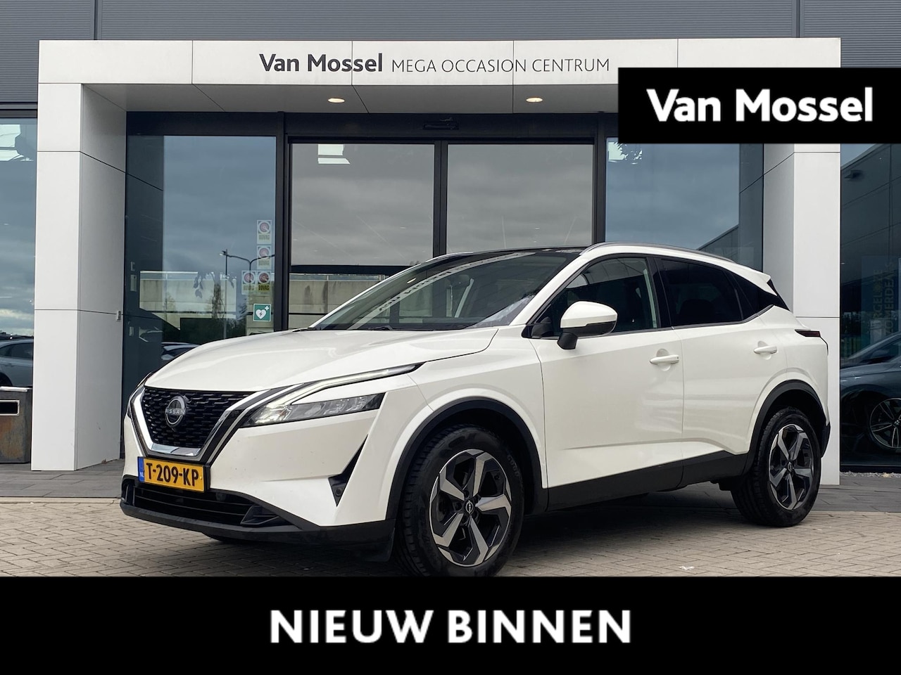 Nissan Qashqai - 1.3 MHEV Xtronic N-Connecta | PANORAMADAK | 360 CAMERA | DIGITAAL DASHBOARD | DODEHOEK DET - AutoWereld.nl