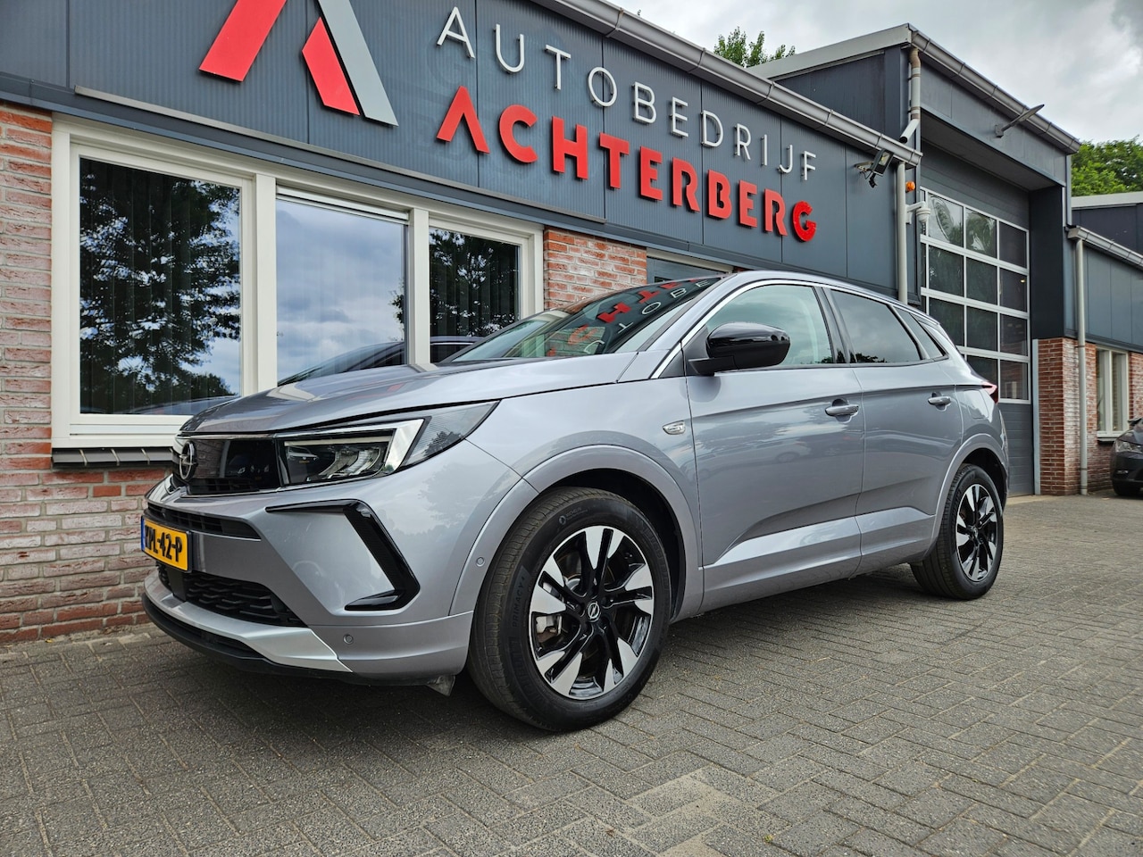 Opel Grandland - 1.6 Turbo Plug-In Hybrid Business Elegance SOH 100%! Carplay! Mooie/Nette Auto! - AutoWereld.nl