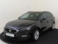 SEAT Leon Sportstourer - 1.0 eTSI Style Business Intense | Trekhaak | Navigatie | Adaptieve cruise control | Achter