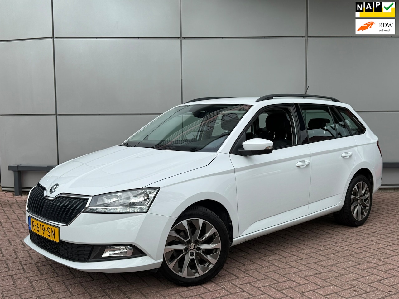 Skoda Fabia Combi - 1.0 TSI Business Edition | Trekhaak | Navigatie | - AutoWereld.nl