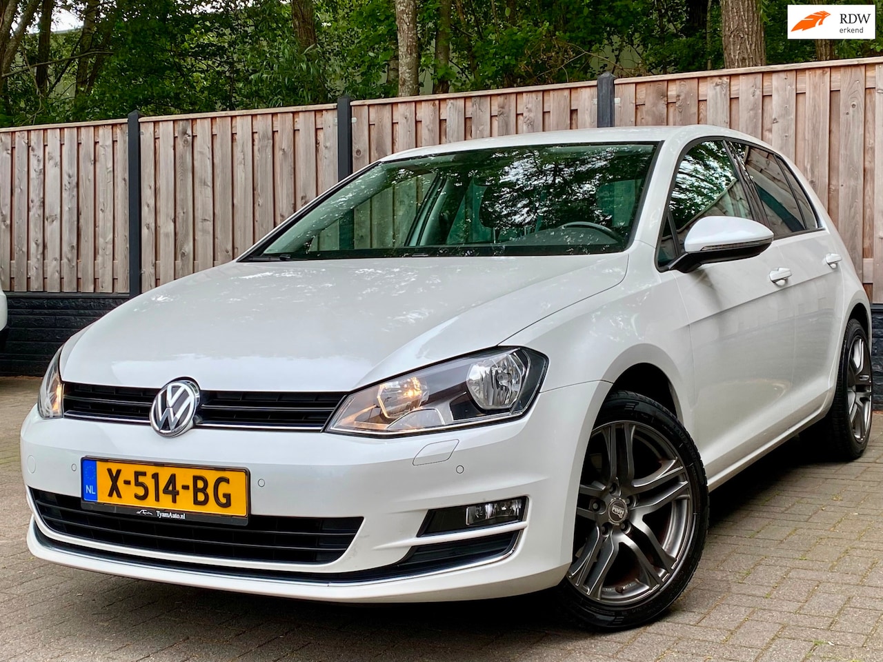 Volkswagen Golf - 1.4 TSI Connected Series Nieuwe Distributie I Apk I Nette auto - AutoWereld.nl