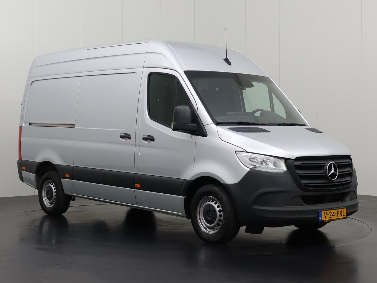 Mercedes-Benz Sprinter - 317CDi Automaat L2H2 | Nieuwstaat ! | Navigatie | Camera | Airco | Cruise - AutoWereld.nl