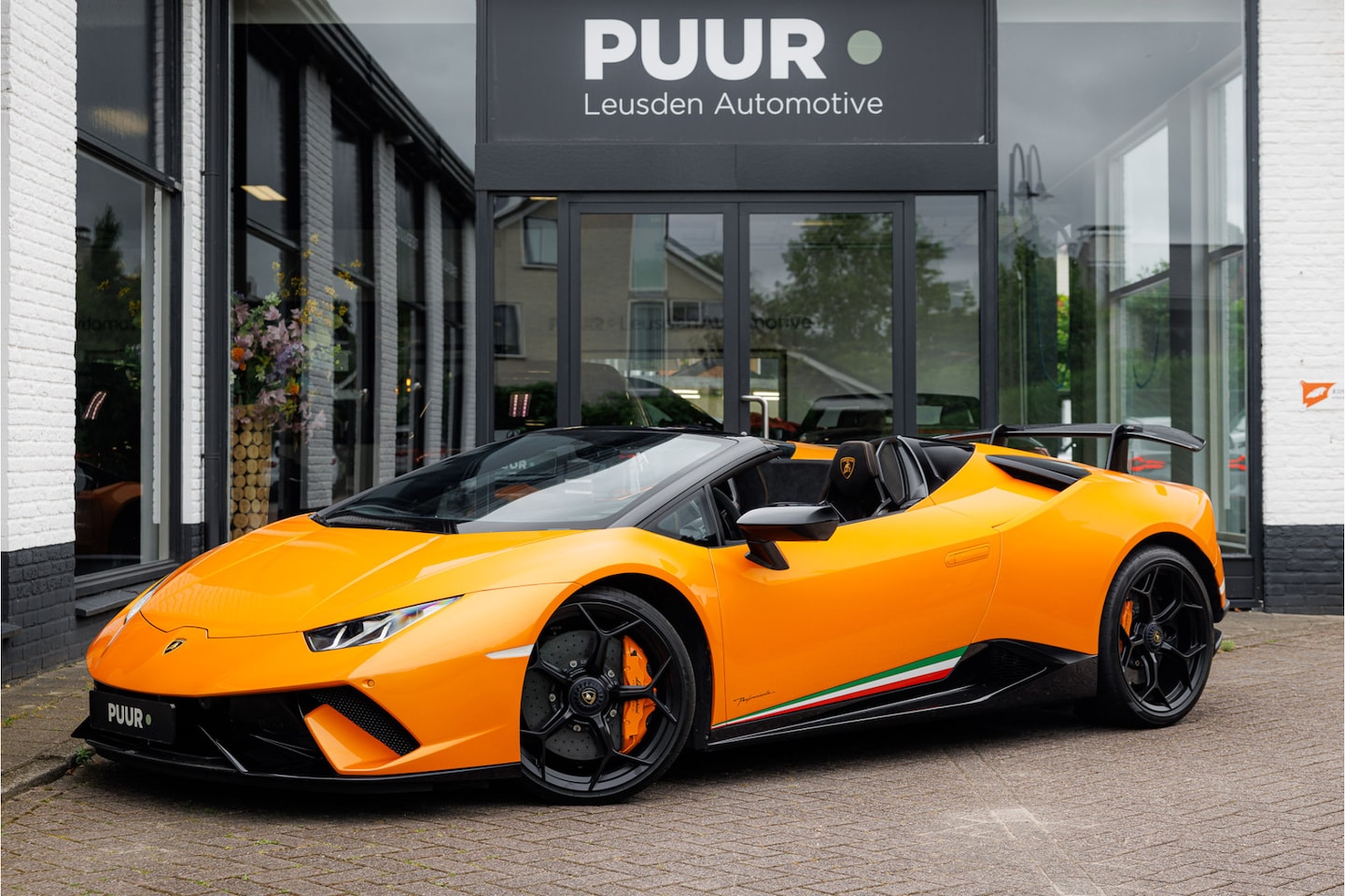Lamborghini Huracán - 5.2 V10 Performante Spyder Arancio Borealis - Centerlock - Sensonum Audio - AutoWereld.nl