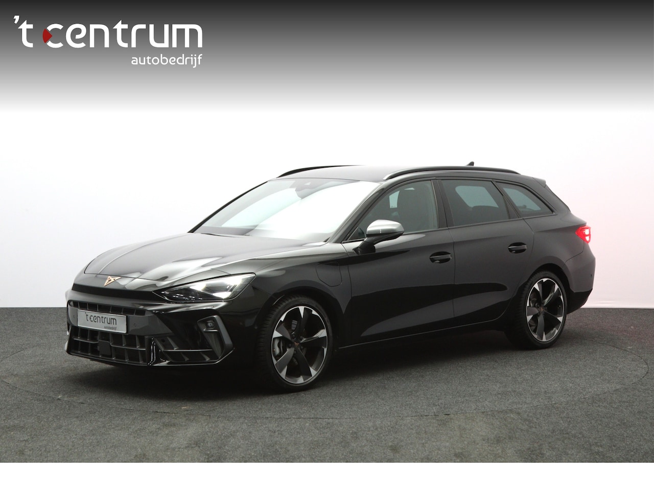 CUPRA Leon Sportstourer - 1.5 TSI e-Hybrid 204 PK Business PHEV, Adap. Cruise Control, Camera, Matrix-LED, Keyless - AutoWereld.nl