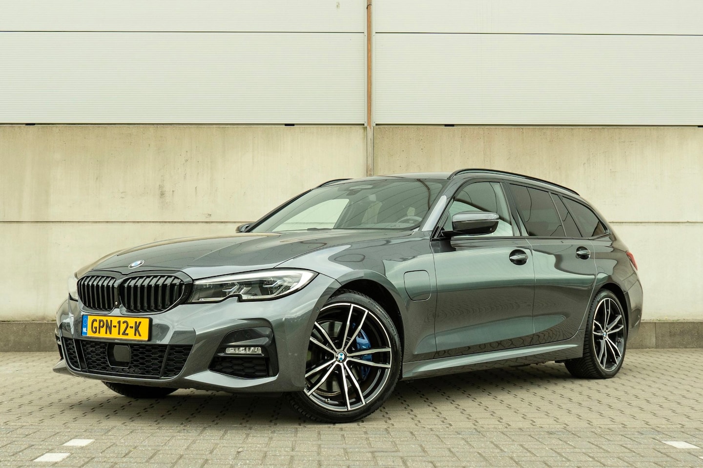 BMW 3-serie Touring - 330e High Executive M-Sport - Laser - Head-Up - Trekhaak - 360 camera - AutoWereld.nl