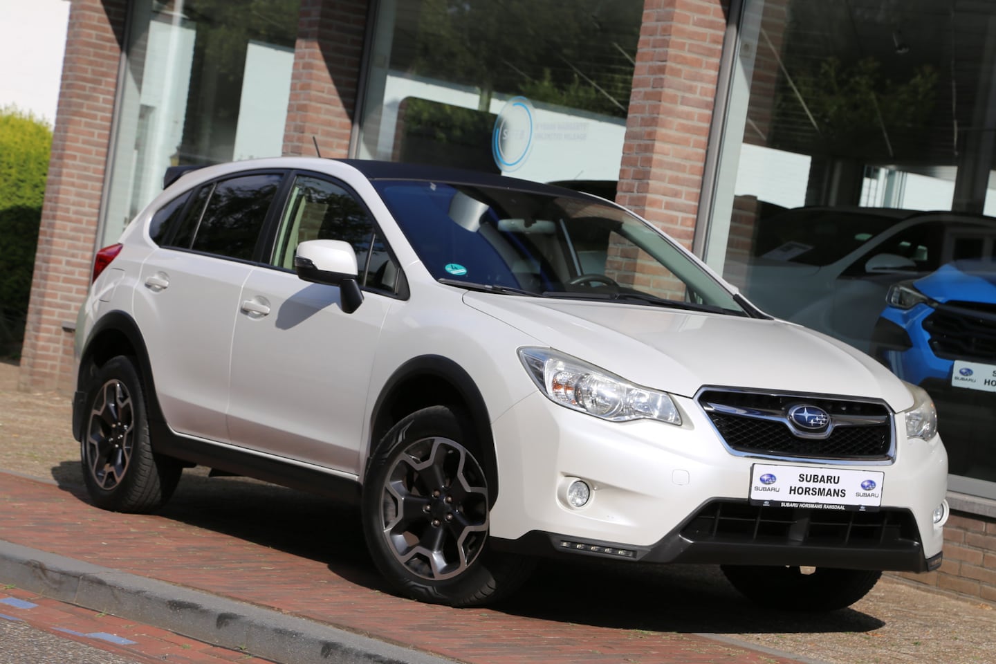 Subaru XV - 2.0i Luxury AWD Automaat Navi Camera - AutoWereld.nl