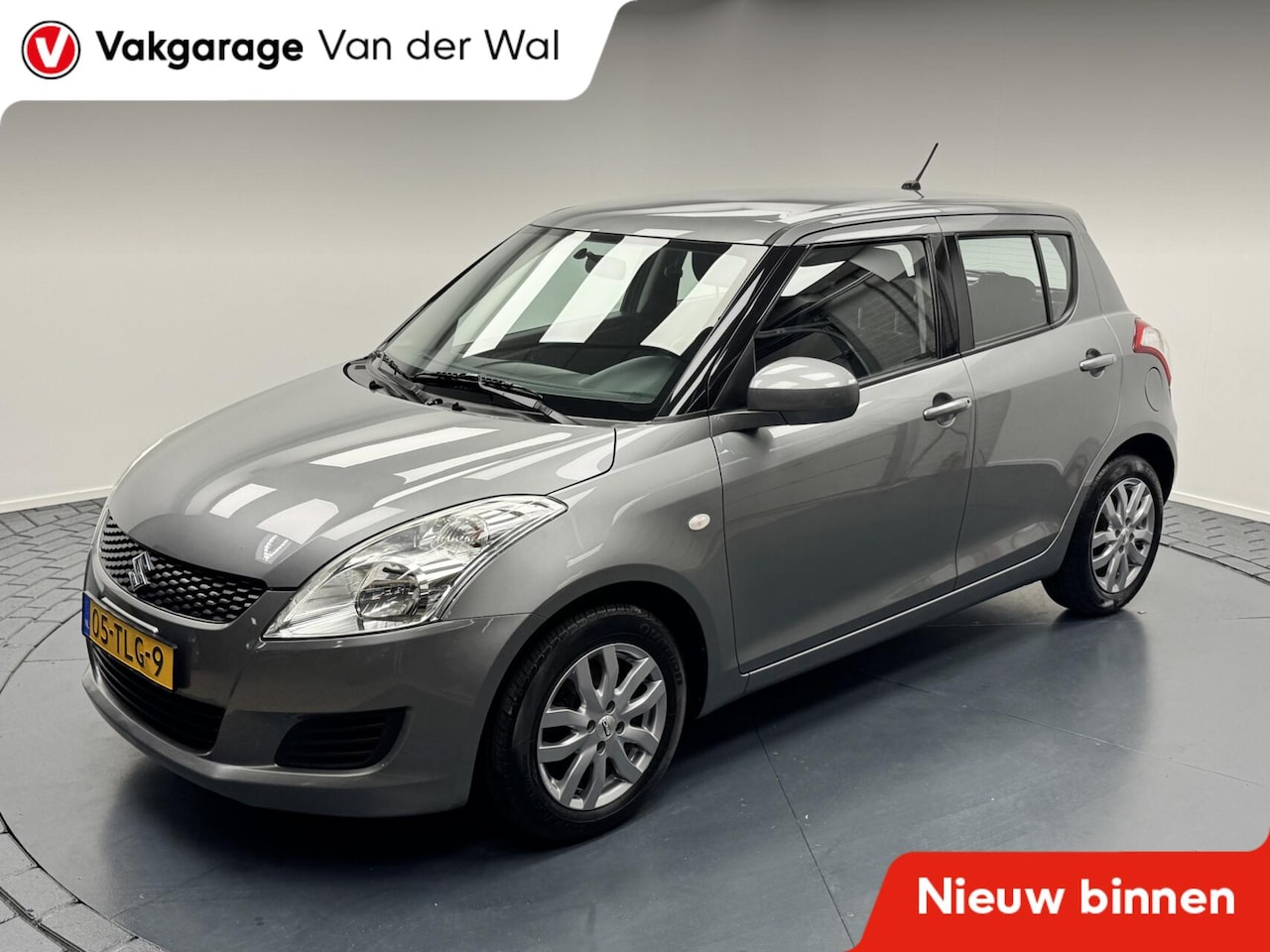 Suzuki Swift - 1.2i Comfort EASSS Airco-Stoelverwarming-Lm15''velgen-Elek.ramen-Elek.spiegels - AutoWereld.nl
