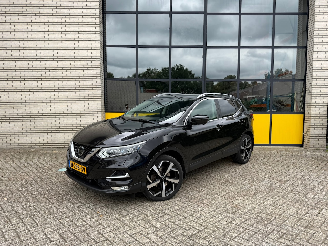 Nissan Qashqai - 1.3 DIG-T Tekna, Full Led, Trekhaak & 360 Camera - AutoWereld.nl