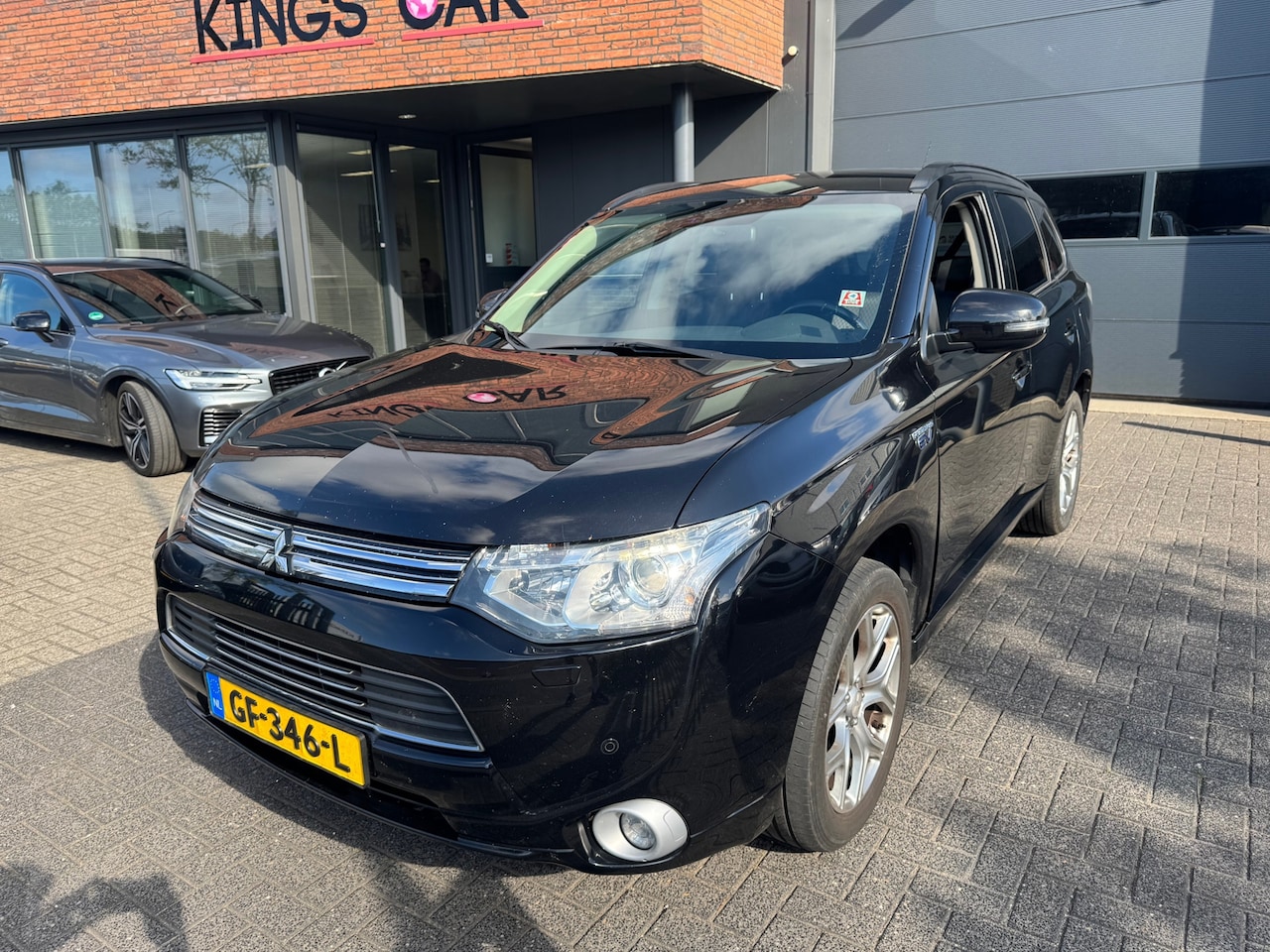 Mitsubishi Outlander - 2.0 PHEV Business XENON CAMERA CRUISE TREKHAAK ORIG NL NAP - AutoWereld.nl