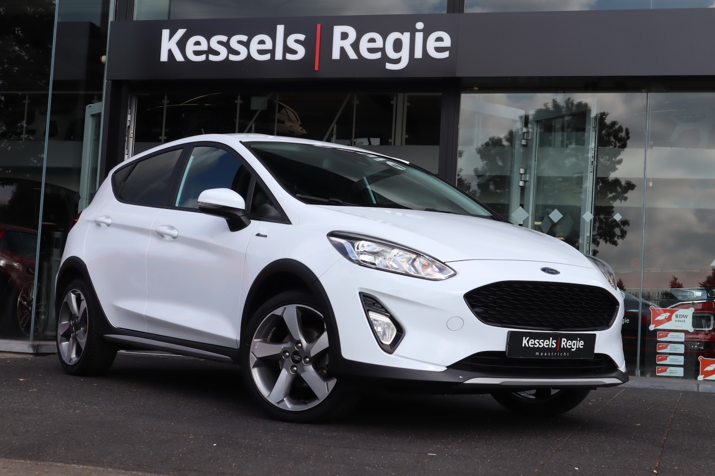 Ford Fiesta - 1.0 EcoBoost Active | Stoelverwarming | 17” | CarPlay | Navi - AutoWereld.nl