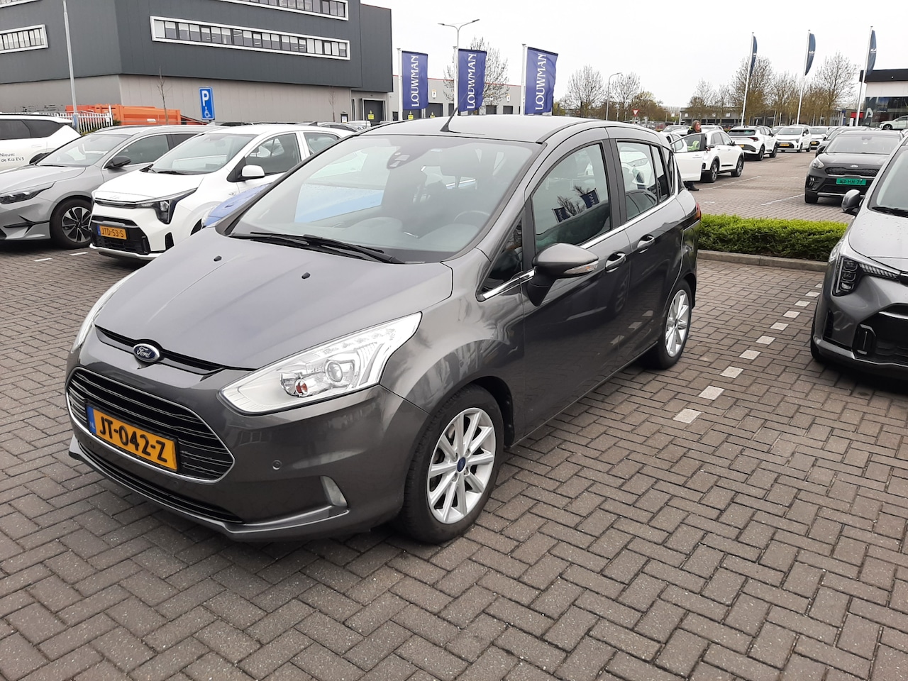 Ford B-Max - 1.0 EcoBoost Titanium | Trekhaak | 1e Eigenaar | 100PK | Dealer onderhouden | onderweg-naa - AutoWereld.nl