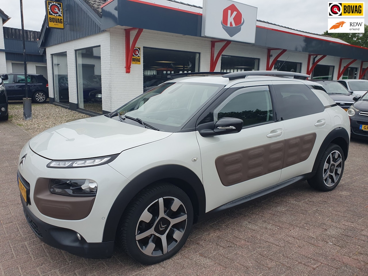 Citroën C4 Cactus - 1.2 PureTech Business Pano/PDC/NAVI BJ 2014 - AutoWereld.nl