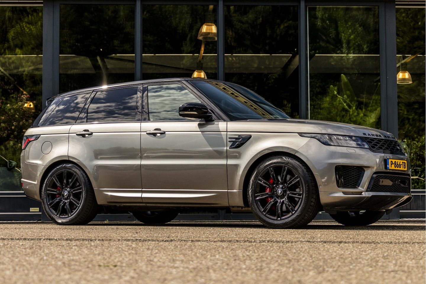 Land Rover Range Rover Sport - 2.0 P400e Autobiography Dynamic 2.0 P400e Autobiography Dynamic - AutoWereld.nl