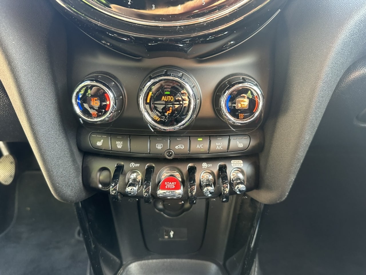 MINI 5-Deurs - 1.5 5-Drs Bns Ed. Leder/H&K Audio