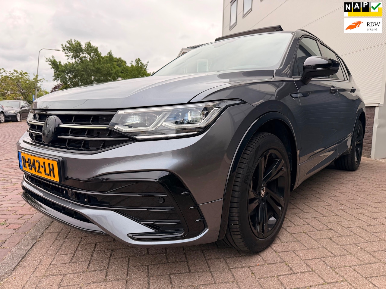 Volkswagen Tiguan Allspace - 1.5 TSI R-Line Business+ 7p./Pano/IQ Light/Vamera/Sfeer verlichting/Navi/Climate-c/Cruise- - AutoWereld.nl
