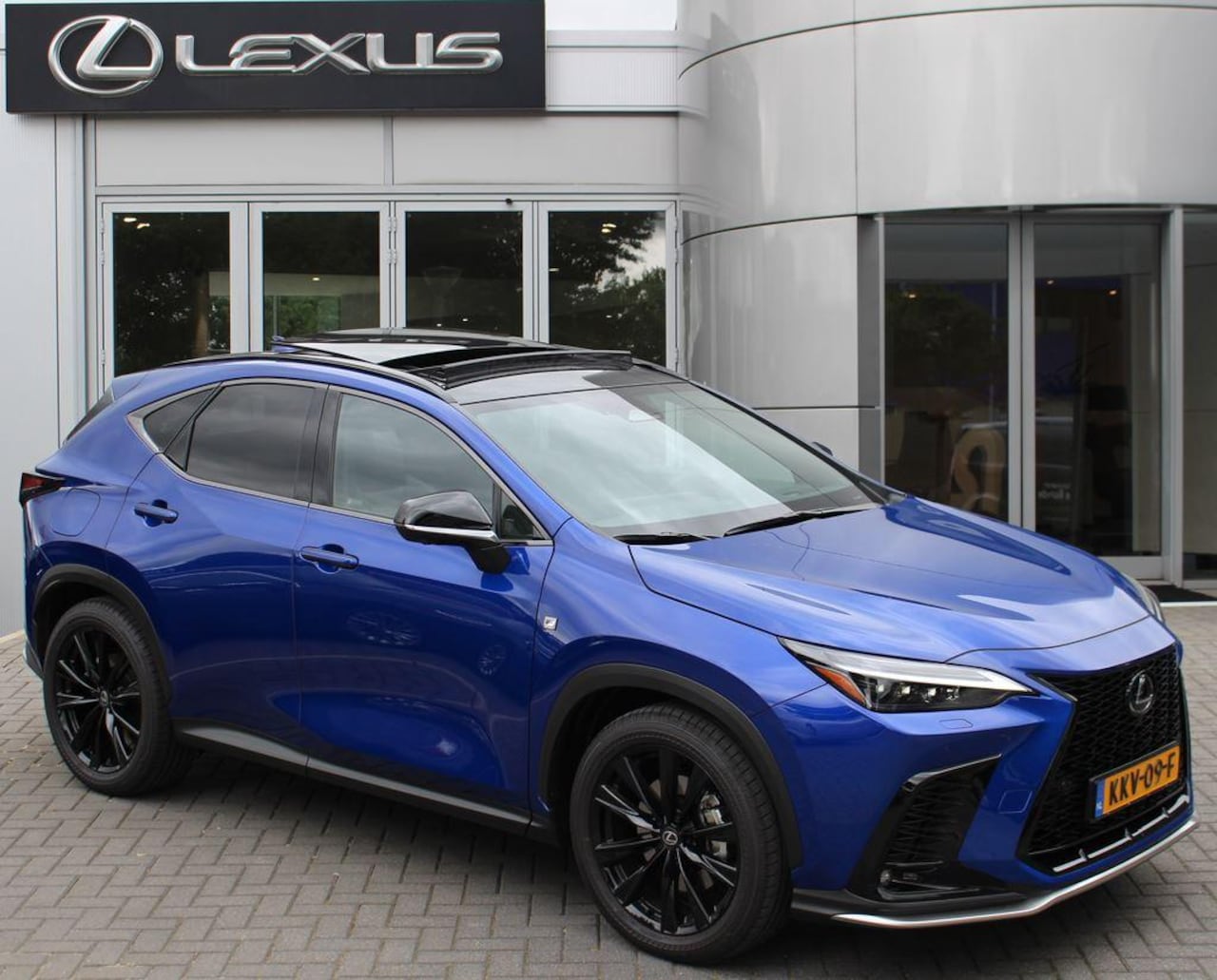 Lexus NX - 450h+ AWD F SPORT Line NIEUW DIRECT LEVERBAAR TREKHAAK 1500KG TREKGEWICHT PANO-DAK STOELVE - AutoWereld.nl