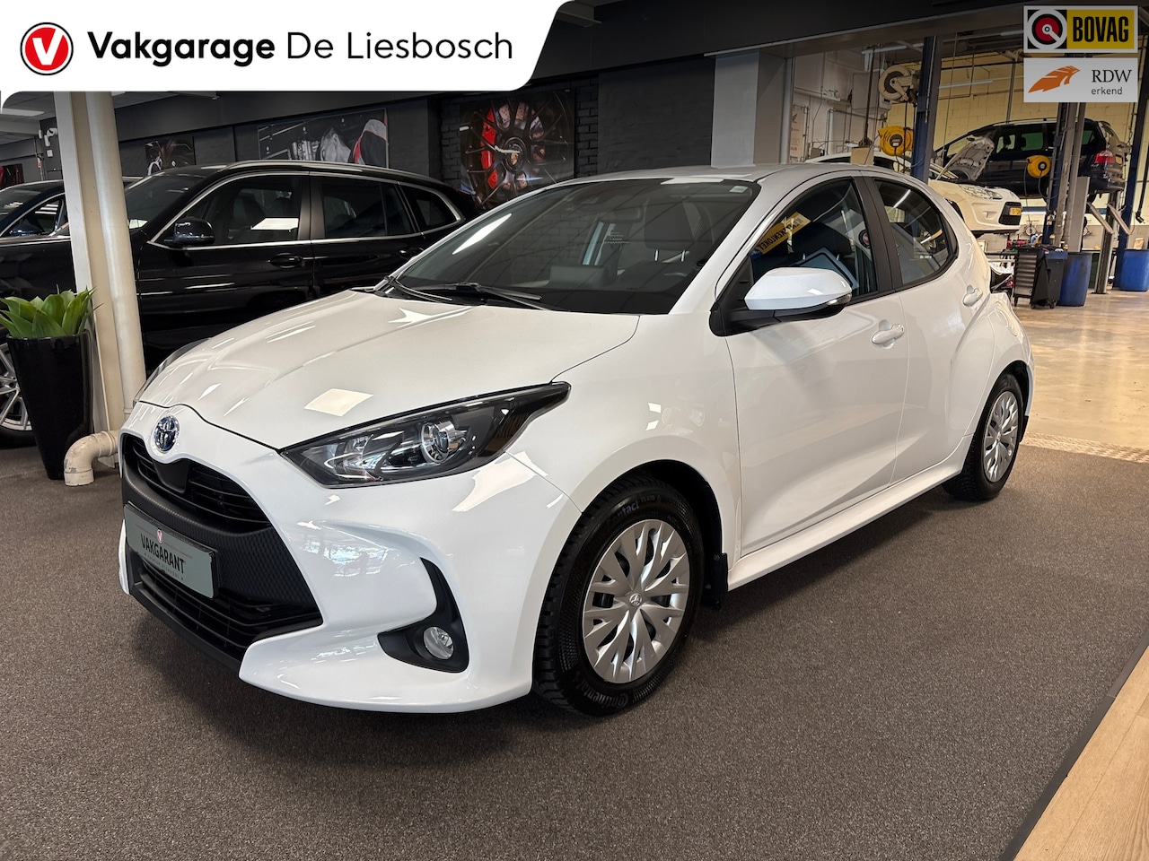 Toyota Yaris - 1.5 Hybrid 115 Comfort/navi/camera/cruisec/lane assist/boeken - AutoWereld.nl