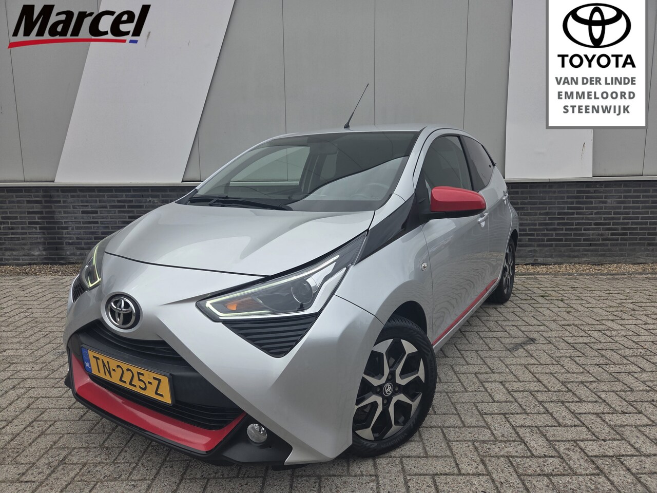 Toyota Aygo - 1.0 VVT-i x-First Airco LM Velgen Apple/Android auto - AutoWereld.nl