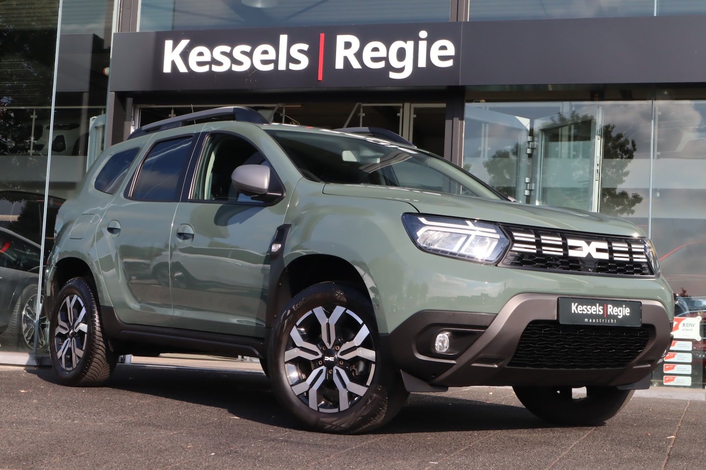 Dacia Duster - 1.3 TCe 130 Journey | 360 | Keyless | LED | Bliss | 17” | Navi | Clima | Cruise - AutoWereld.nl